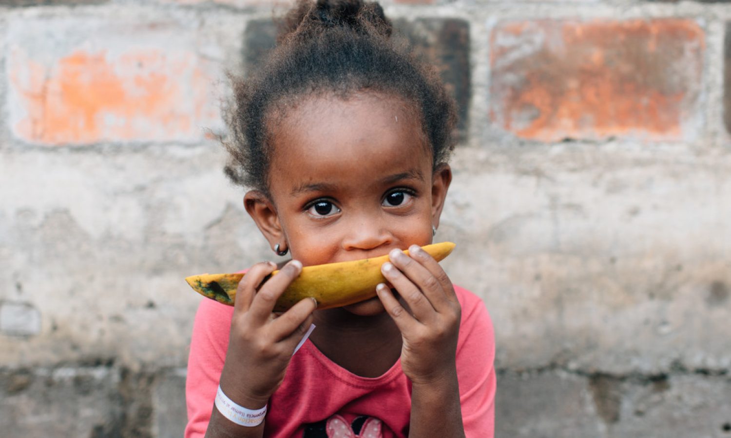 Venezualas Refugees: anti-socials, delinquents & criminals?

Paddy Dowling Humanitarian Photojournalist returns to Columbia and Ecuador where Xenophobia has forced Venezuelas most vulnerable to a life in the shadows.

 Endisma Zuniga, 4, from Maracaibo in Venezuela, survived on one meal of plantain a day for months and her parents can no longer find the essential medication for her diabetes.